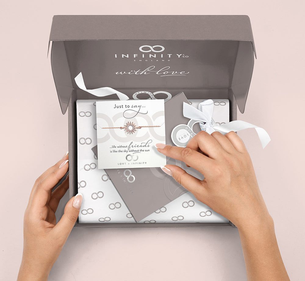Love x Infinity Luxury gift set – Infinity & Co